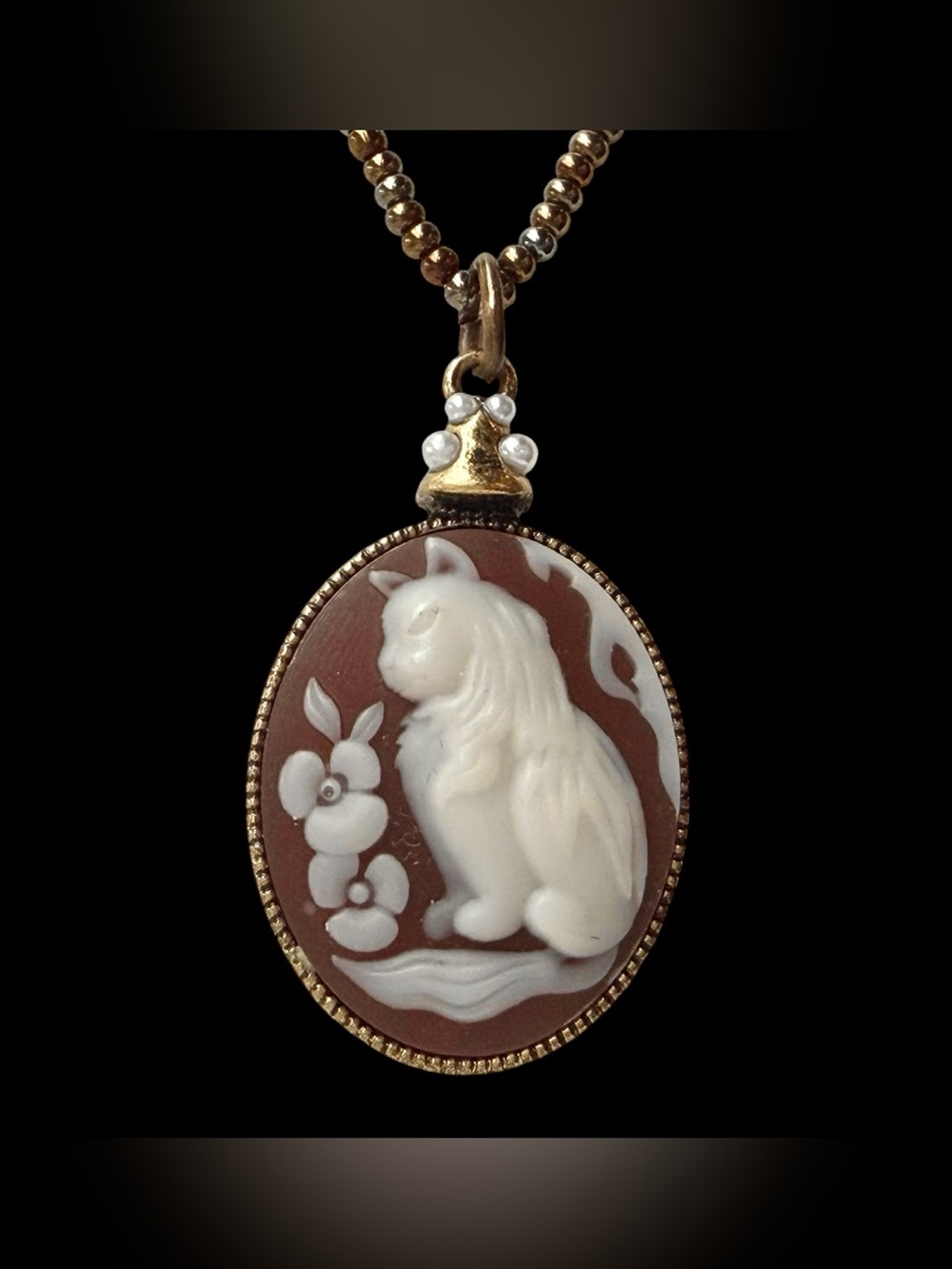 Vintage-Style Cat Cameo Pendant w/ “Druk” Beaded Necklace - Picture 2 of 11